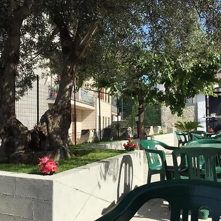 Bed & Breakfast Evergreen Roseto Capo Spulico